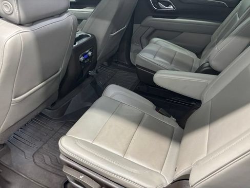 Used 2022 GMC Yukon XL SLT w/ SLT Premium Package AWD/4WD image 15