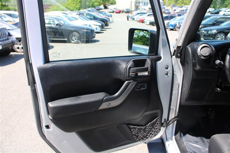 Used 2012 Jeep Wrangler Unlimited Sport AWD/4WD image 12