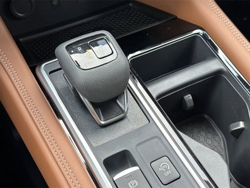 New 2025 Nissan Pathfinder Platinum image 19