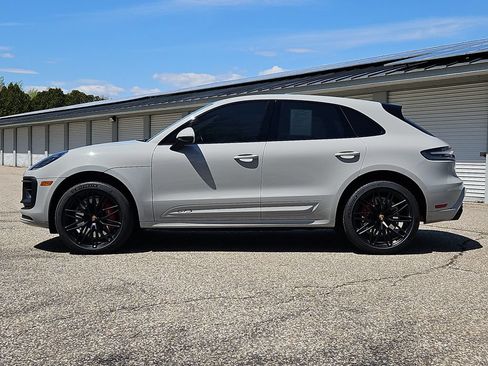 Certified 2022 Porsche Macan GTS AWD/4WD image 2