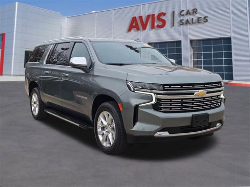 Used 2023 Chevrolet Suburban Premier image 9