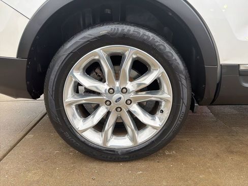 Used 2013 Ford Explorer Limited image 48