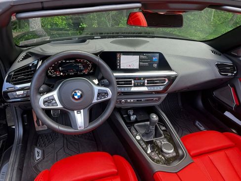 Used 2025 BMW Z4 M40i w/ Edition RWD image 13