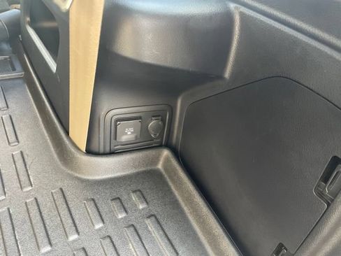 Used 2022 Toyota 4Runner SR5 Premium w/ Moonroof Package AWD/4WD image 70