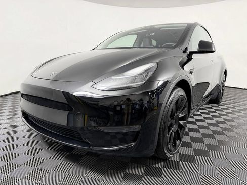 Used 2023 Tesla Model Y Long Range AWD/4WD image 3