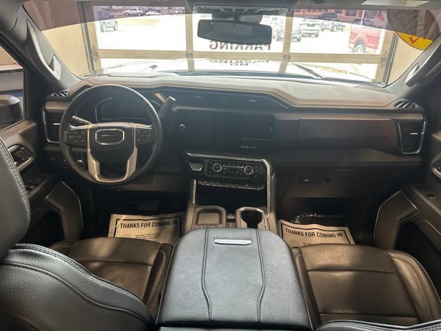 Used 2025 GMC Sierra 3500 Denali AWD/4WD image 24