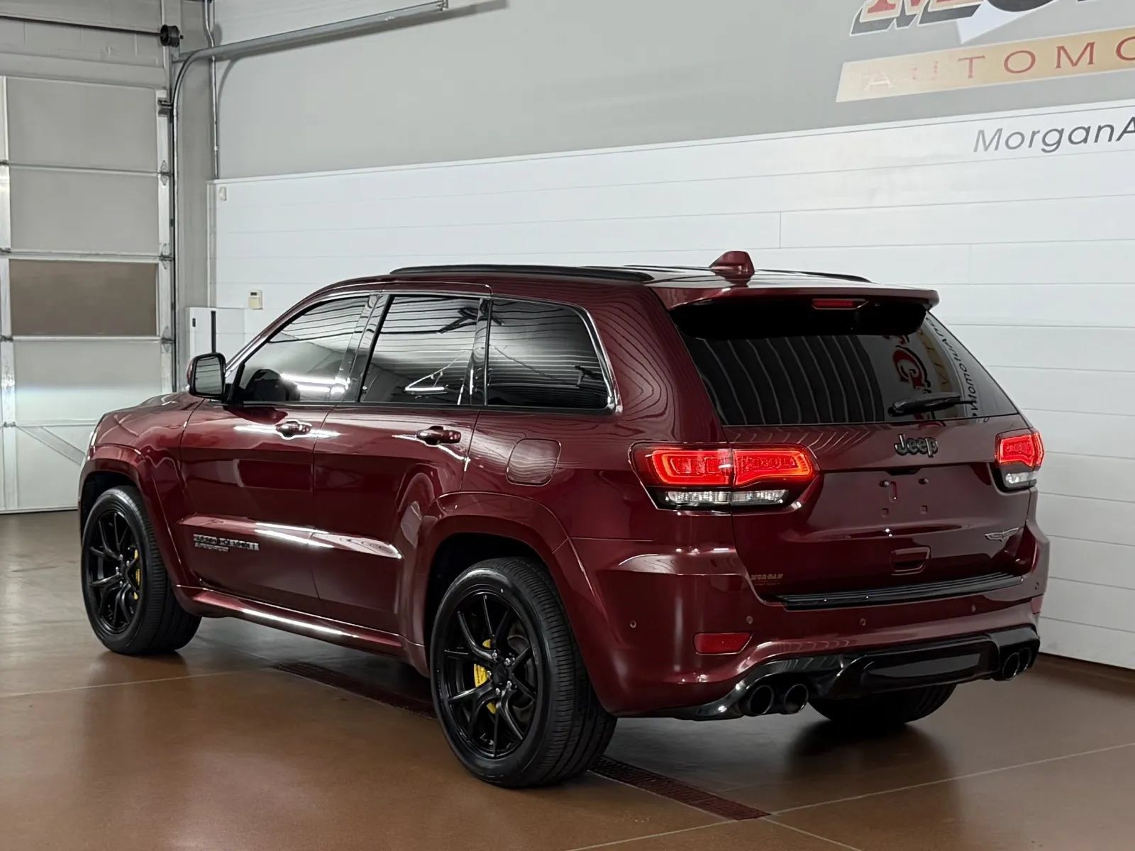 Used 2018 Jeep Grand Cherokee Trackhawk AWD/4WD image 5