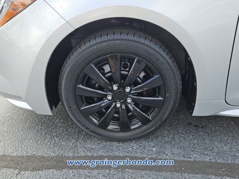 Used 2021 Toyota Corolla LE FWD image 9