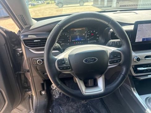 Used 2023 Ford Explorer XLT w/ Equipment Group 202A AWD/4WD image 14