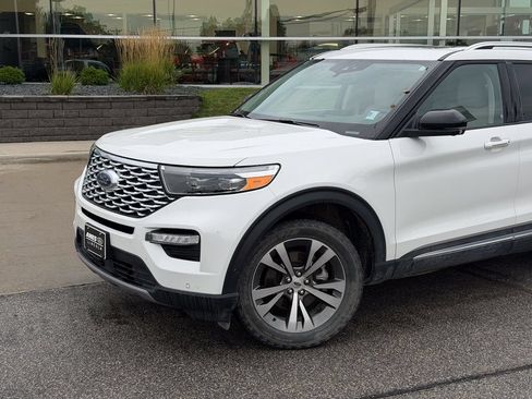 Used 2020 Ford Explorer Platinum AWD/4WD image 2