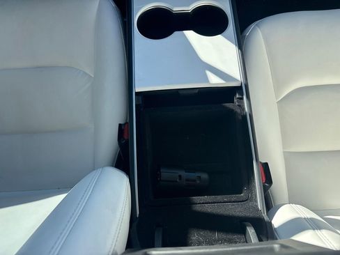 Used 2020 Tesla Model 3 Standard Range Plus image 31