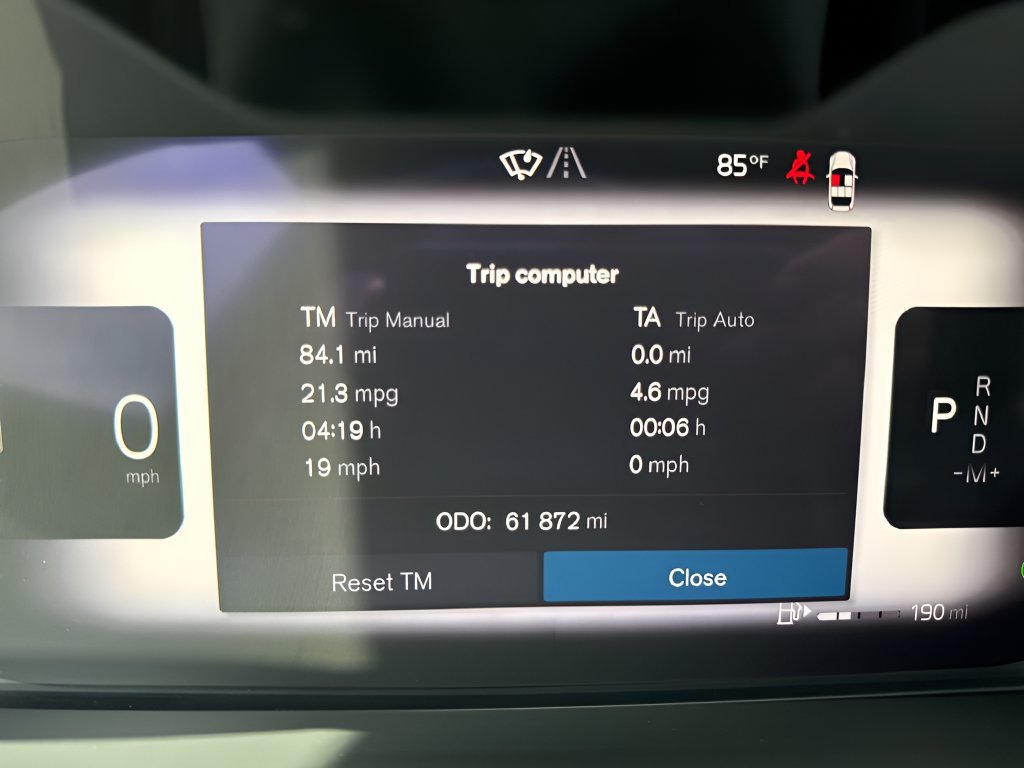 Used 2025 Volvo XC40 B5 Core AWD/4WD image 25