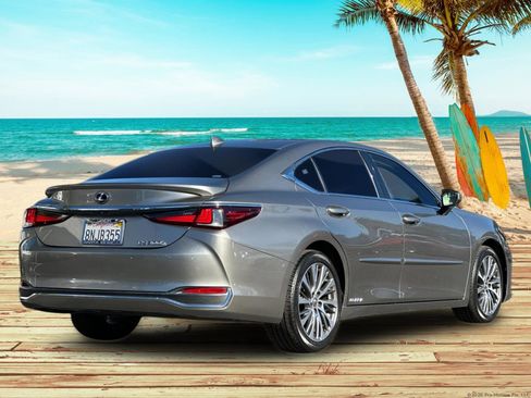 Used 2019 Lexus ES 300h image 5