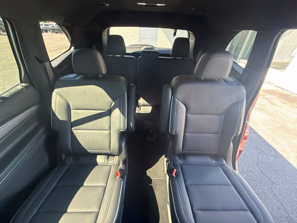 Used 2025 Buick Enclave Preferred AWD/4WD image 15