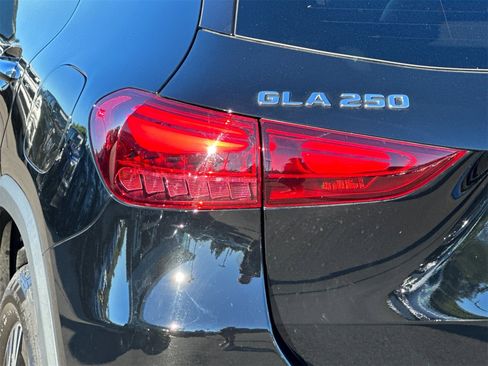 Certified 2025 Mercedes-Benz GLA 250 GLA 250 image 32