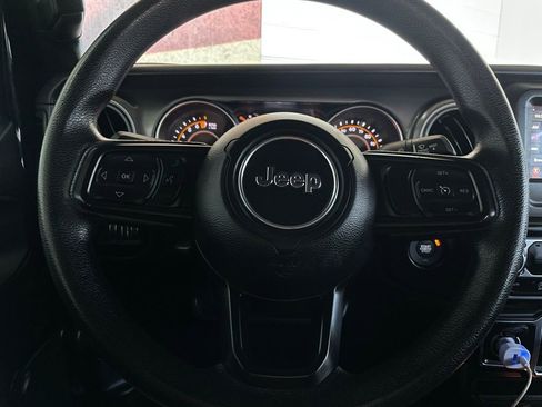 Used 2022 Jeep Gladiator Sport AWD/4WD image 25