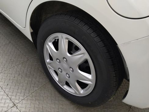Used 2016 Nissan Versa Note SV FWD image 31
