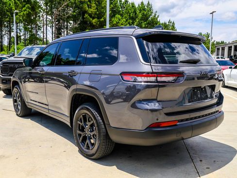 Used 2026 Jeep Grand Cherokee L 2WD image 4