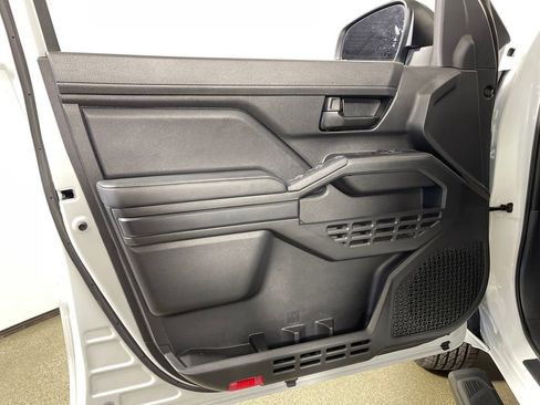 Used 2025 Toyota Tacoma SR image 17