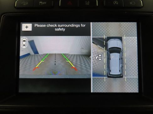 Used 2019 Ford Expedition Limited w/ Equipment Group 302A AWD/4WD image 17