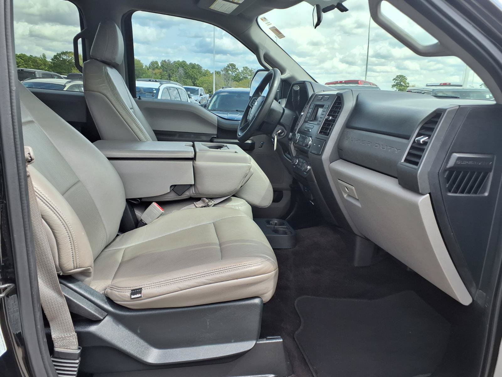 Used 2017 Ford F350 XL w/ STX Appearance Package AWD/4WD image 19