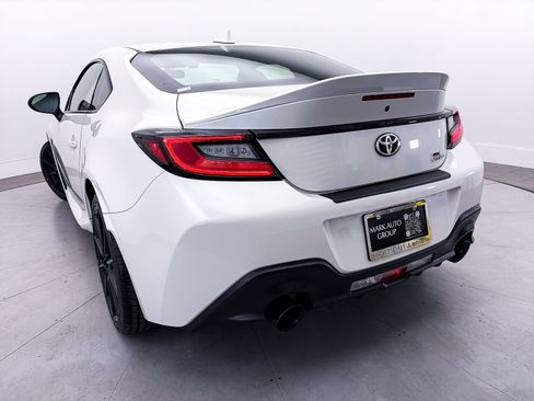 Used 2024 Toyota GR86 Premium RWD image 4