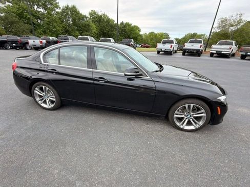 Used 2017 BMW 330i Sedan RWD image 16