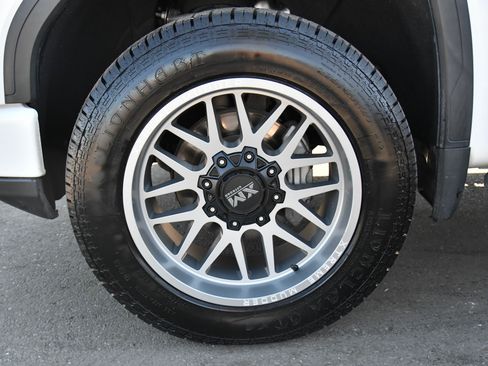 Used 2022 GMC Sierra 1500 AT4 w/ AT4 Premium Package image 13