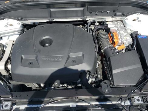 Used 2022 Volvo XC60 T8 Inscription Expression w/ Advanced Package image 14