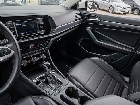 Used 2023 Volkswagen Jetta SE FWD image 15