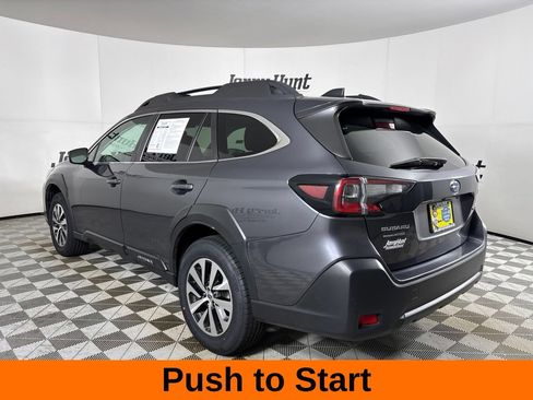 Used 2025 Subaru Outback Premium AWD/4WD image 9
