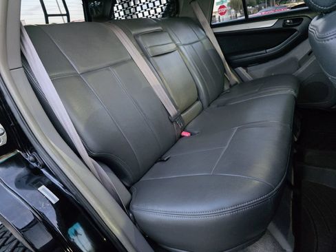 Used 2004 Toyota 4Runner SR5 AWD/4WD image 34