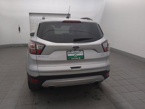 Used 2017 Ford Escape SE w/ Equipment Group 201A FWD image 6