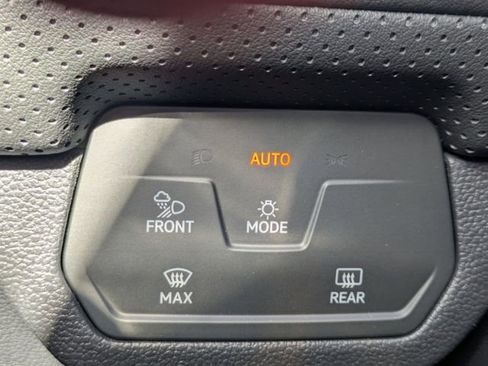 New 2026 Volkswagen Atlas SE image 28