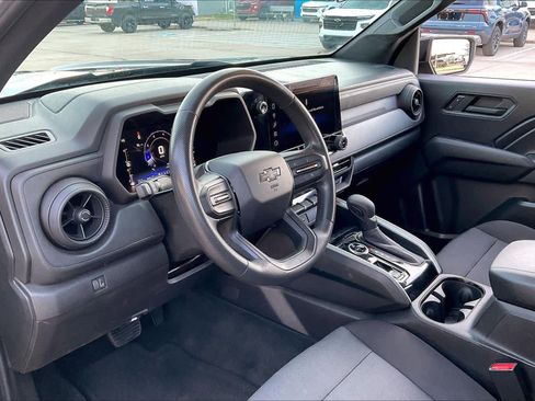 Used 2023 Chevrolet Colorado Trail Boss w/ Technology Package image 16