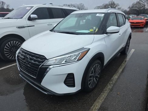 Used 2021 Nissan Kicks SV image 4