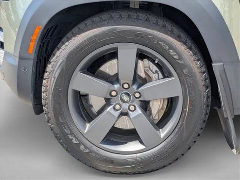 Used 2020 Land Rover Defender 110 SE AWD/4WD image 28