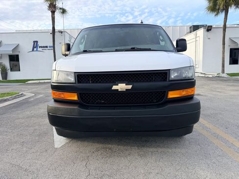 Used 2021 Chevrolet Express 2500 w/ Communications Package RWD image 2