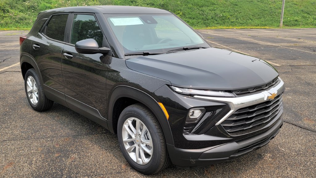 New 2026 Chevrolet TrailBlazer LS w/ LS Convenience Package FWD image 2