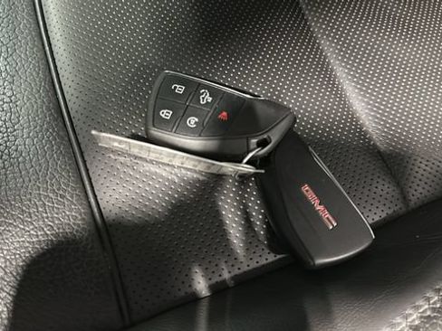 Used 2024 GMC Sierra 1500 Denali AWD/4WD image 40
