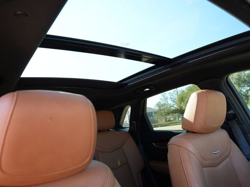 Certified 2023 Cadillac XT5 Premium Luxury w/ LPO, Floor Liner Package image 25