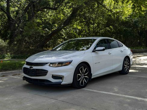 Used 2017 Chevrolet Malibu LT FWD image 5
