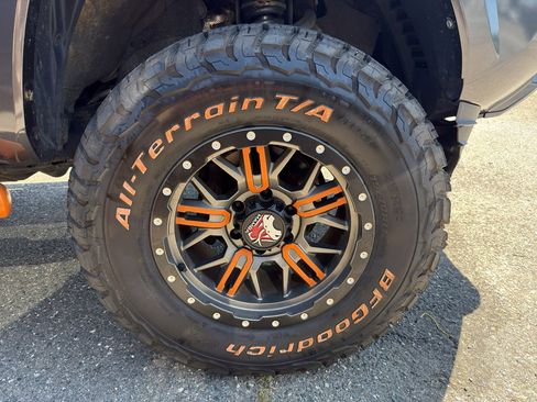 Used 2019 Toyota Tacoma TRD Sport AWD/4WD image 11