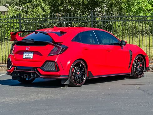 Used 2018 Honda Civic Type R image 4