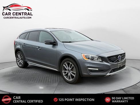 Used 2016 Volvo V60 T5 Cross Country Platinum image 7