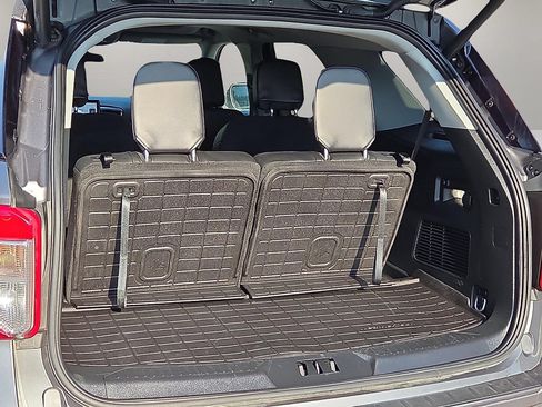 Used 2024 Ford Explorer XLT w/ Equipment Group 202A AWD/4WD image 8