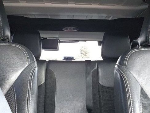 Used 2017 Jeep Wrangler Sahara AWD/4WD image 21