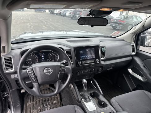 Used 2022 Nissan Frontier SV image 14