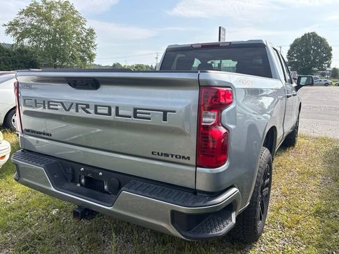 Used 2026 Chevrolet Silverado 1500 Custom w/ LPO, Dark Essentials Package AWD/4WD image 13