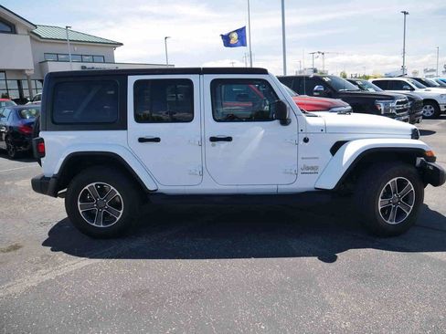 Used 2023 Jeep Wrangler Unlimited Sahara AWD/4WD image 25